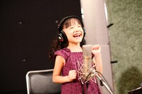 デビュー作をレコーディング中の芦田愛菜。