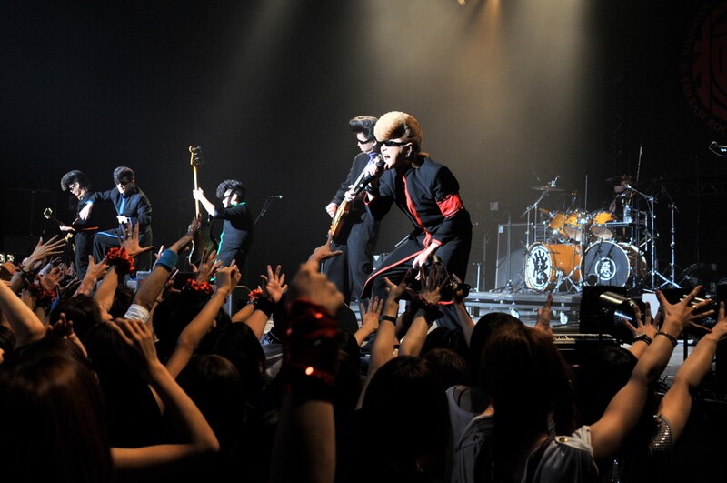 楽屋でKjから「（会場を）あっためすぎちゃった」と言われ、いつも以上に気合の入ったライブを見せた氣志團。