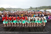 フォトセッション時には突然の豪雨に見舞われるハプニングも発生。SKE48のメンバーは悲鳴を上げながら、撮影に臨んだ。 (C)AKS/PYP