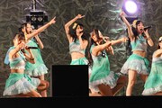 写真左から桑原みずき、石田安奈、高柳明音、古川愛李、矢神久美。