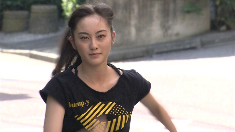 狸坂を駆け上がる松山メアリ。