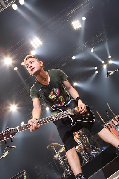 Jose（Vo, G）（撮影：マサノリ＜LIVEPHOTOBANK＞）
