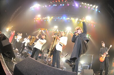 氣志團、スカパラホーンズ、まちゃまちゃの共演。（撮影：小川舞）