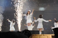 「チャンスの順番」を歌う内田眞由美。