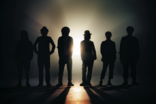 公開された6人のシルエット。