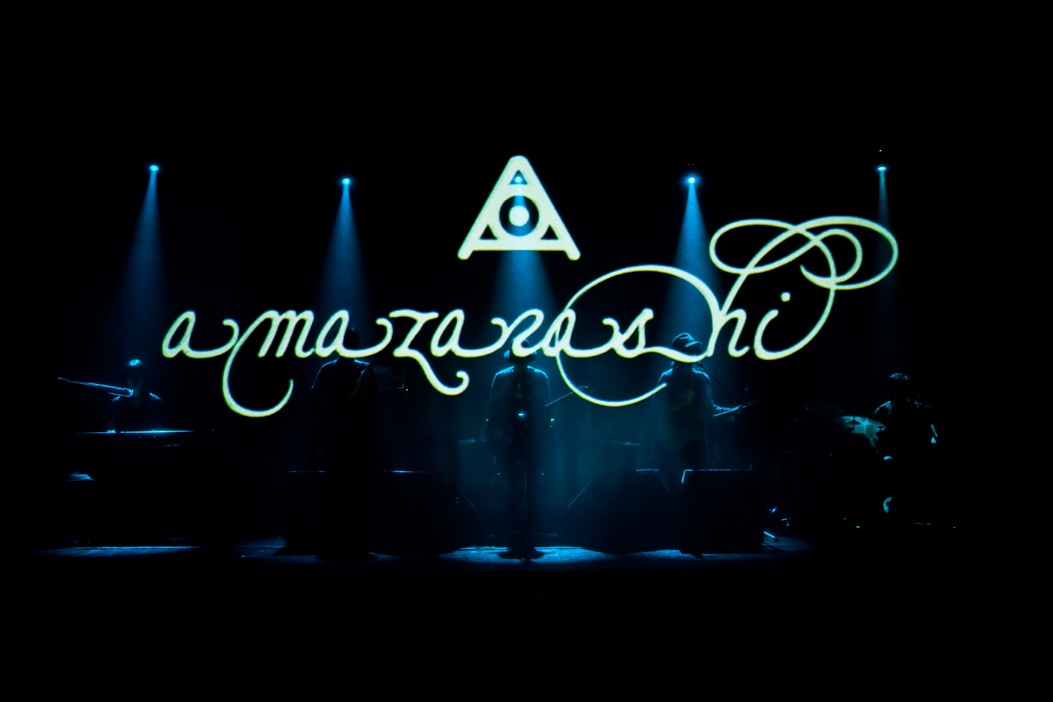 写真は9月19日の「amazarashi 1st LIVE『この街で生きている』」追加公演の様子。