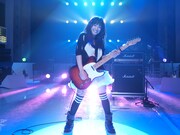 「FRiDAY-MA-MAGiC」収録時のmiwa。