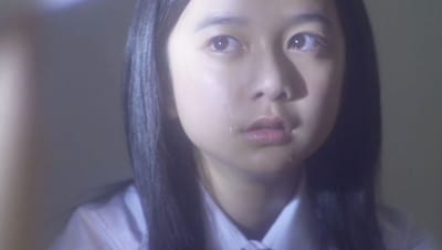 「スターとライン」ビデオクリップのワンシーン。