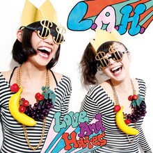 Yuppa（HNC）とMoe（Miila & The Geeks）によるガールズユニットLOVE AND HATES（写真は1stアルバム「L.A.H.」ジャケット）。