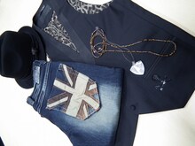 INORANのブランド「INRN」のロックテイストあふれるオリジナルアイテム。