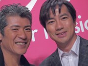 吉川晃司（写真左）と羽鳥慎一（右）。