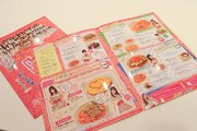 「AKB48 CAFE & SHOP AKIHABARA」カフェエリアのメニュー。