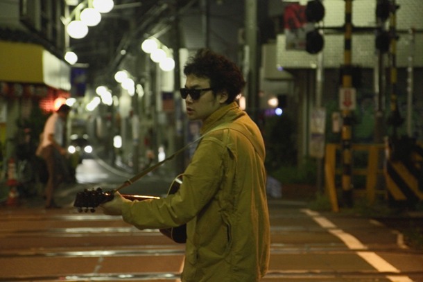 映画「トーキョードリフター」のワンシーン。(C)2011 Tip Top
