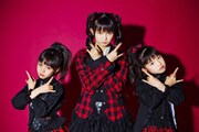 BABYMETALの3人が所属するさくら学院はキャンペーンポスター「NO MUSIC, NO IDOL?」のコラボ第1弾に登場した。
