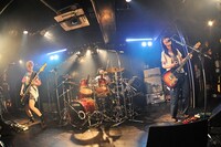 地元・徳島で、3人体制でのラストライブを繰り広げるチャットモンチー。