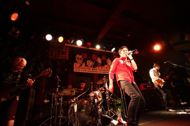 怒髪天（「怒髪天 presents『響都ノ宴』」9月30日公演の様子）