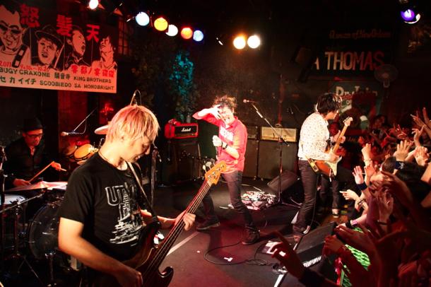 怒髪天（「怒髪天 presents『響都ノ宴』」9月30日公演の様子）