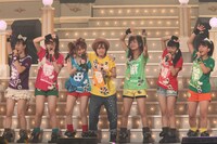 今週の人気の画像8位は「高橋愛卒業コンサート『娘。になれて本当によかった』」より、モーニング娘。