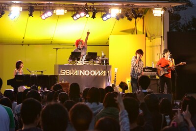 写真は昨日10月2日に行われたSEKAI NO OWARIのライブの様子。