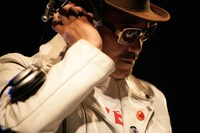 ギュウゾウ申し訳Jr.（電撃ネットワーク）（撮影：埼玉泰史）