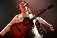 ジョニー大蔵大臣（水中、それは苦しい）（撮影：埼玉泰史）