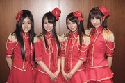 写真左から古川愛李、高柳明音、小木曽汐莉、秦佐和子。