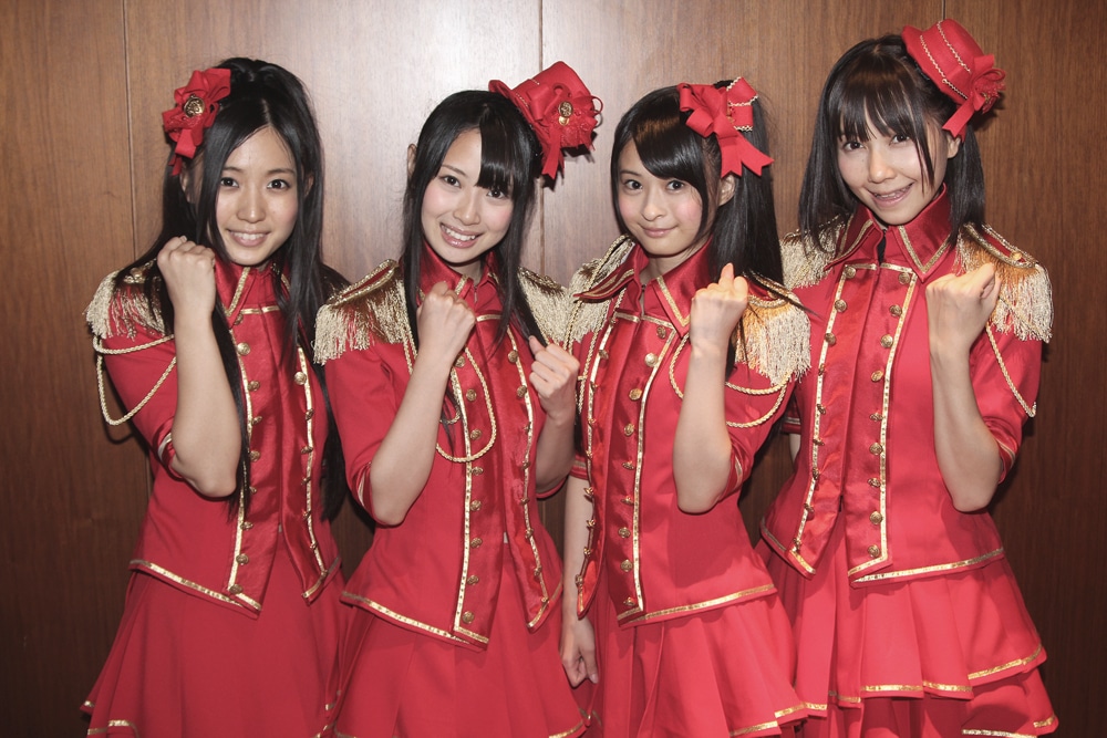 写真左から古川愛李、高柳明音、小木曽汐莉、秦佐和子。