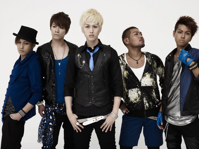 LUVandSOUL。写真左からKENTA、SATORU、DAISUKE、KIKURI、ATSU。