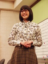 早見あかりは弱小芸能事務所でアルバイト事務員として働く地味なメガネっ子・あかりを演じる（写真は「ウレロ☆未確認少女」記者会見より）。