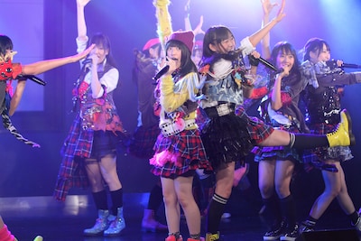 新曲「オキドキ」を披露するSKE48選抜メンバー。 (C)AKS/PYP