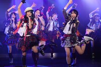 新曲「オキドキ」を披露するSKE48選抜メンバー。 (C)AKS/PYP