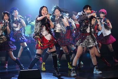 新曲「オキドキ」を披露するSKE48選抜メンバー。 (C)AKS/PYP