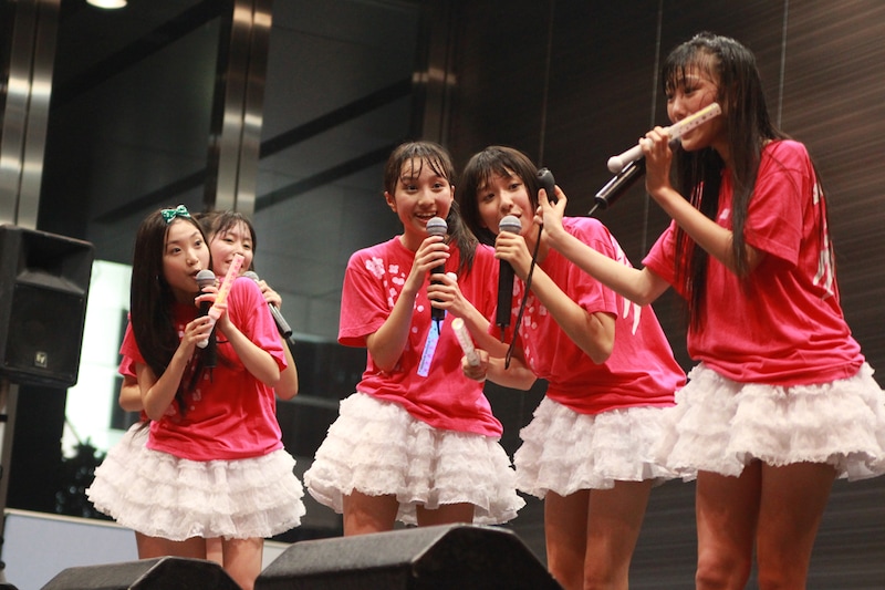 写真は2011年10月に行われた「独占！ももクノ60分 vol.1」の様子。