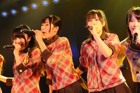 中村麻里子、藤田奈那、小嶋菜月、川栄李奈（写真左から）。