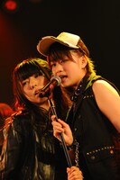 中村麻里子、島田晴香（写真左から）。