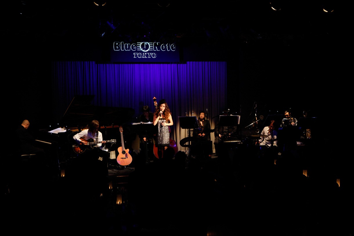 会場ではJUJUをイメージして作られたJUJU×BLUE NOTE TOKYOコラボレーションカクテル「Autumn in BLUE NOTE」も当日限定メニューとして加えられた。