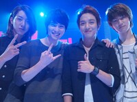 収録時のCNBLUE。