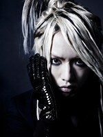 「ROCK AND READ」第38号に掲載されるAlice Nineのヒロトのグラビア写真。