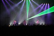 写真は「ループ」の演奏シーン。