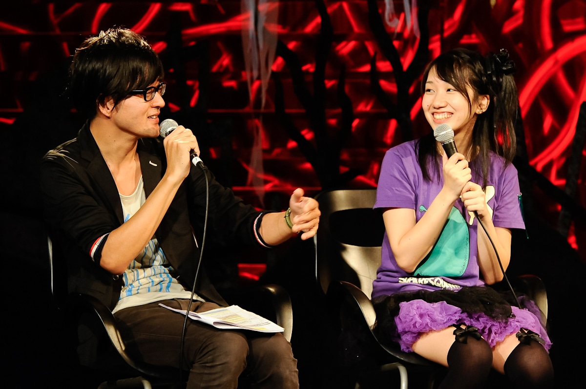 ガチヲタトークに花が咲くクボタ＆みさこ（写真：釘野孝宏）。
