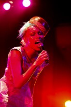 アヴちゃん（Vo）（撮影：岩根愛）