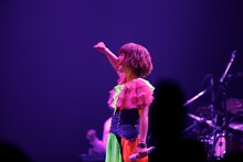 「YUKI tour “MEGAPHONIC” 2011」は約3カ月かけて全国9都市17公演を行う、ソロとして初のアリーナツアーだ（写真は初日公演の様子）。