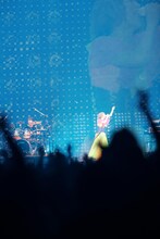 「YUKI tour “MEGAPHONIC” 2011」初日公演の様子。