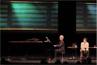 坂本龍一（左）と小沼純一（右）。