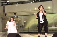 玉城千春ソロデビューシングル「神様」発売記念ライブの模様。