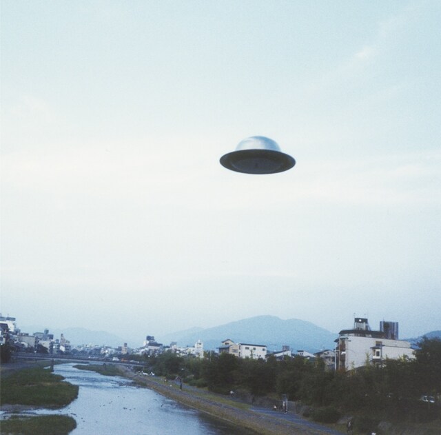 「嘘のつき方」の着うたは現在先行配信中（写真はシングルジャケット）。