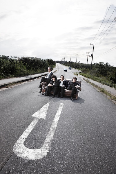 エレファントカシマシは11月16日に両A面シングル「ワインディングロード / 東京からまんまで宇宙」をリリースする。