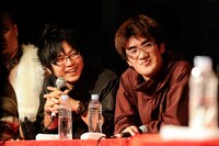 かまってちゃんチームの2人。左からちばぎん、mono。（撮影：釘野孝宏）