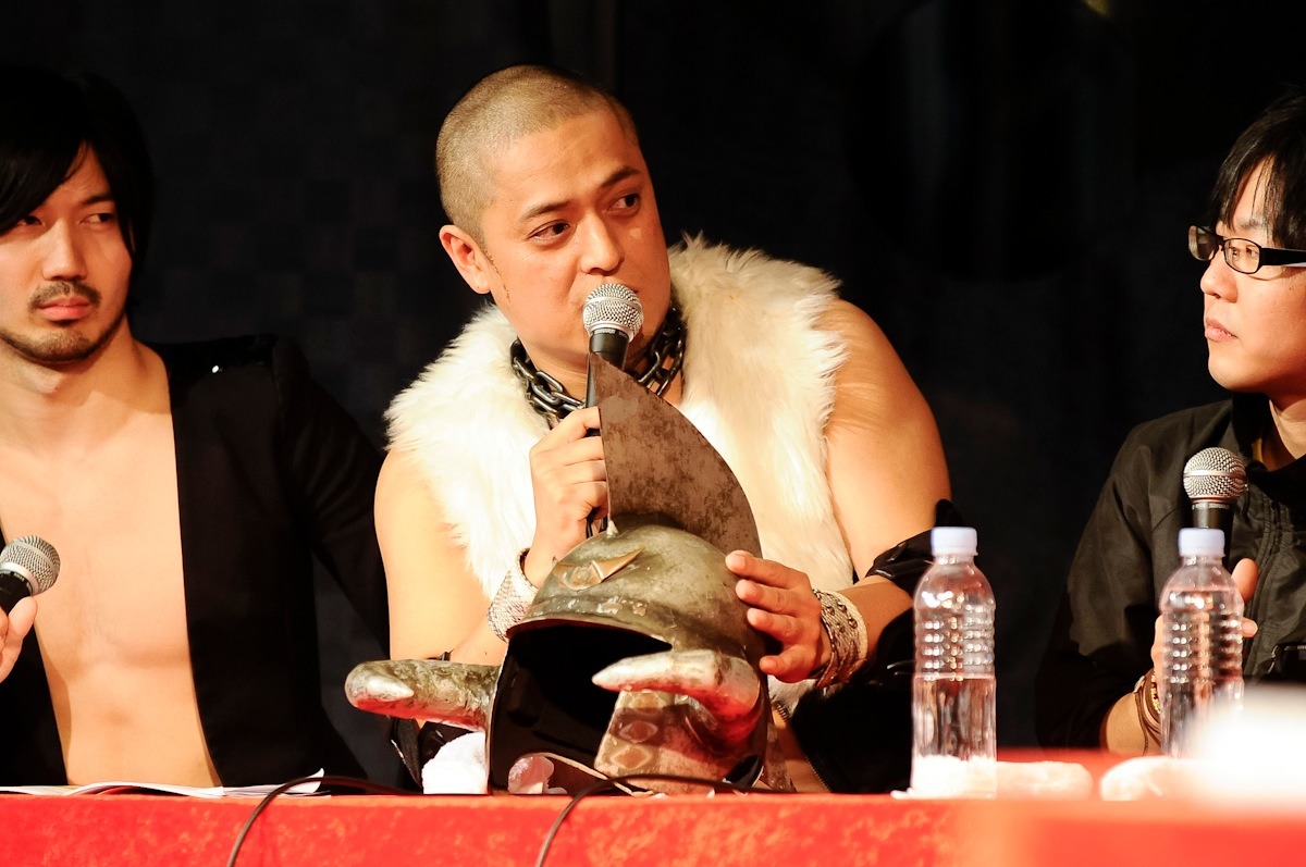 左から天野ジョージ、冠徹弥、ちばぎん。（撮影：釘野孝宏）