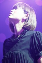 約2年ぶりに活動を再開する絢香（Photo by TSUKASA）。